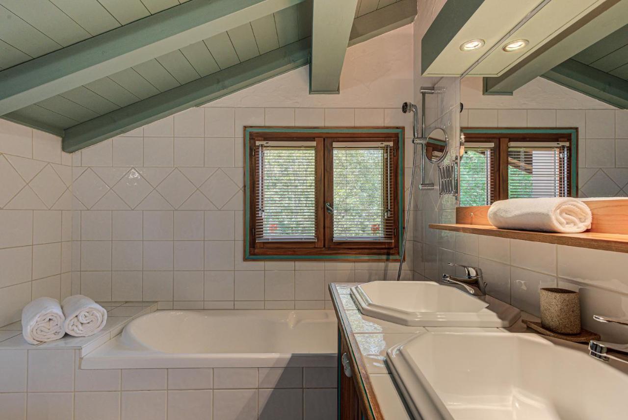 אוש Chalet Blackbushe - Traditional Chalet - Alpes Travel - Sleeps 4-6 מראה חיצוני תמונה