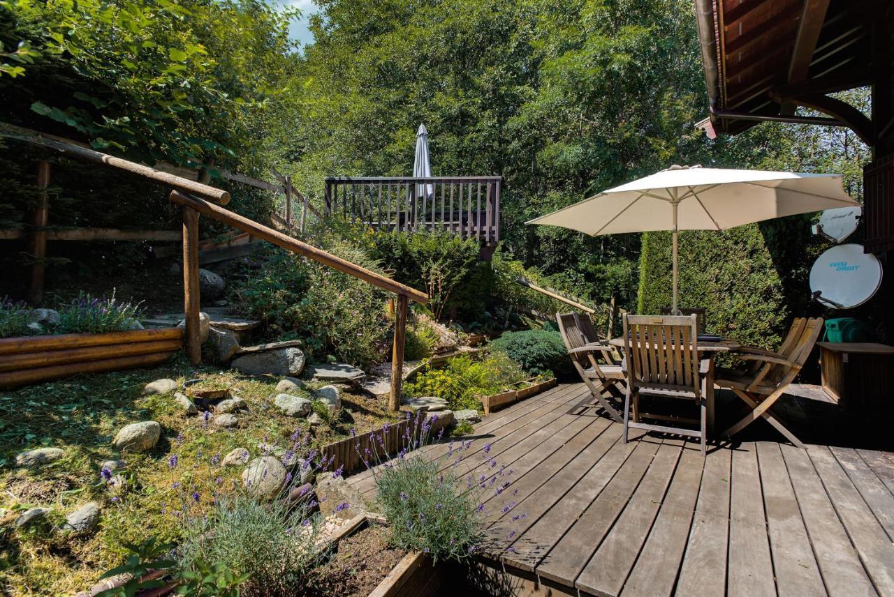 אוש Chalet Blackbushe - Traditional Chalet - Alpes Travel - Sleeps 4-6 מראה חיצוני תמונה