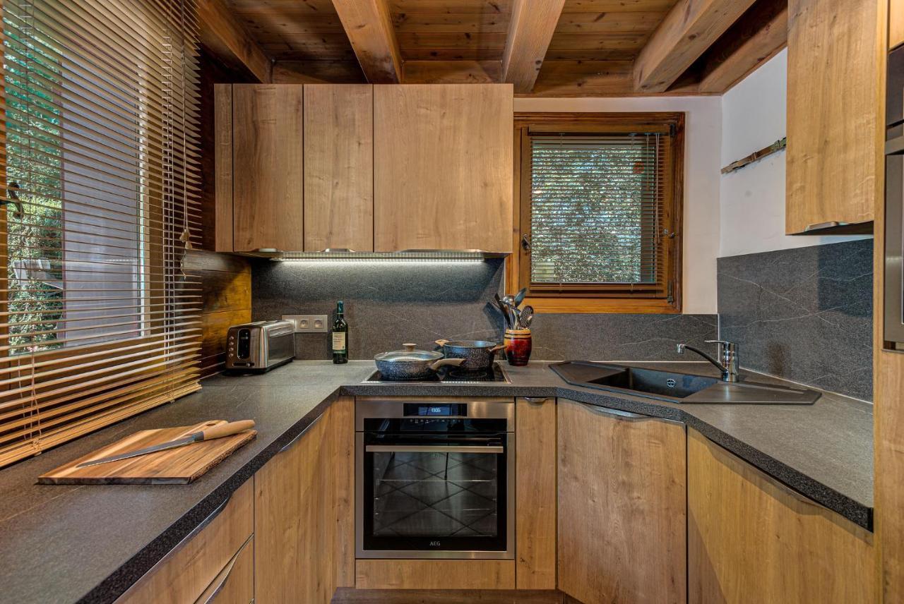 אוש Chalet Blackbushe - Traditional Chalet - Alpes Travel - Sleeps 4-6 מראה חיצוני תמונה